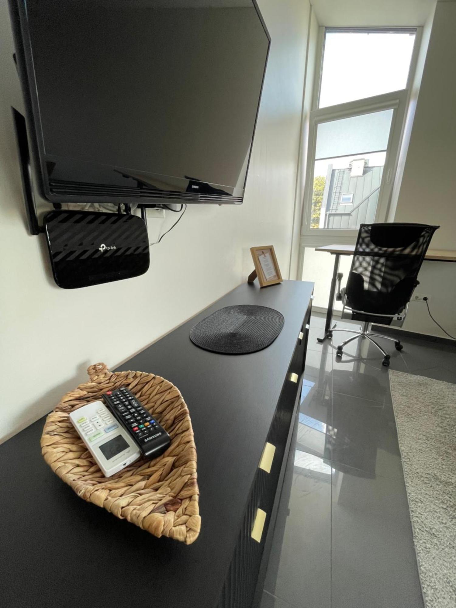 Apartment Krantine - Self Check In Kaunas Exteriör bild